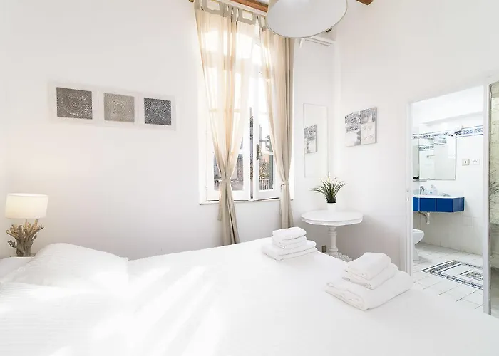 White Terrace Navona Apartment *